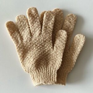 NWOT Tan Exfoliating Gloves